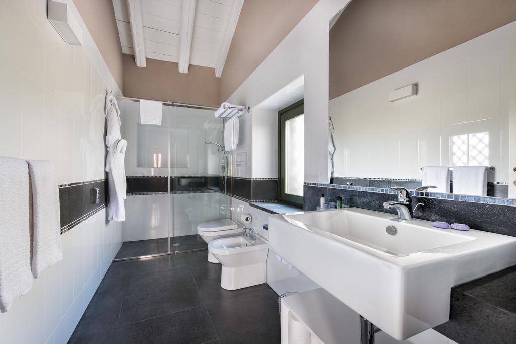Firriato Hospitality Cavanera Etnea Resort & Wine Experience Castiglione De Sicilia Rum bild